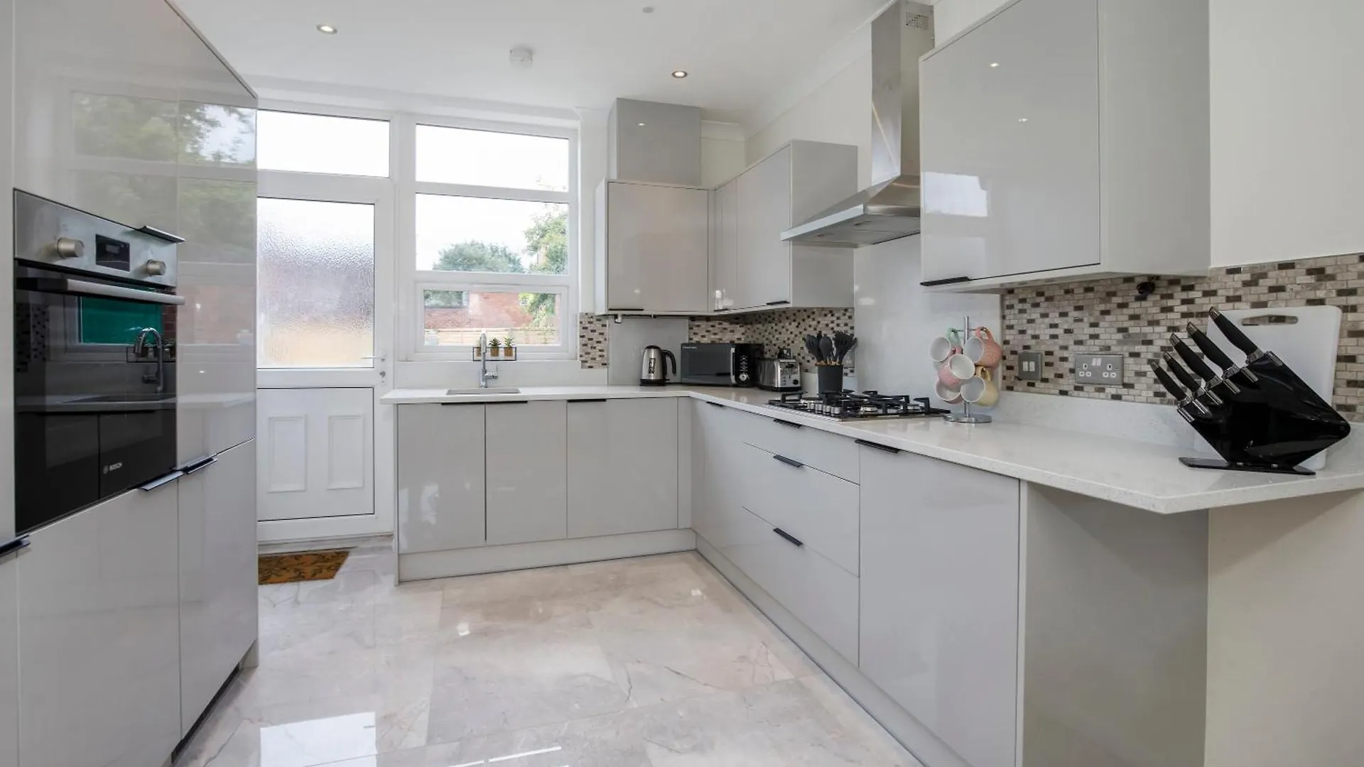 The Burton York 3 Bedroom House Sleeps 6